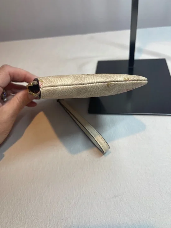 Coach F2596-CAR20 Corner Zip Wristlet in Signature Canvas with Floral - Picture 5 of 9